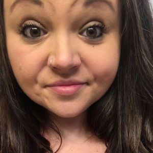 Meet your Posher, Kelli